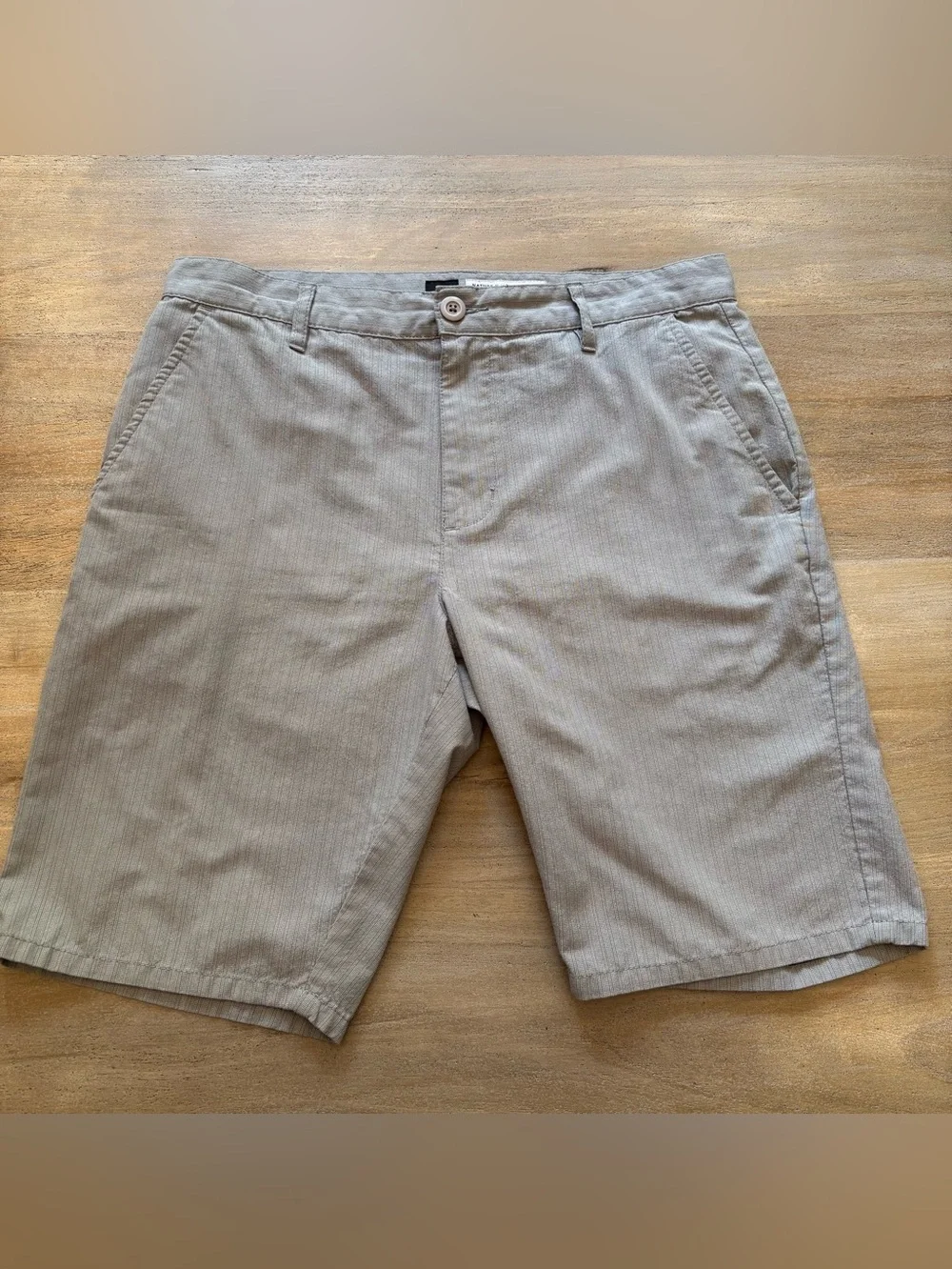 RVCA Men’s Chino Shorts Size 32 Gray Pinstripe Flat Front Casual Golf